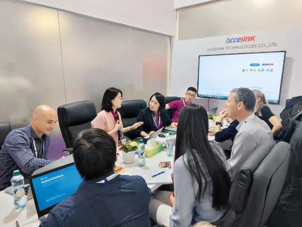 ECOC 2022 星际娱乐科技  |  让光引领梦想